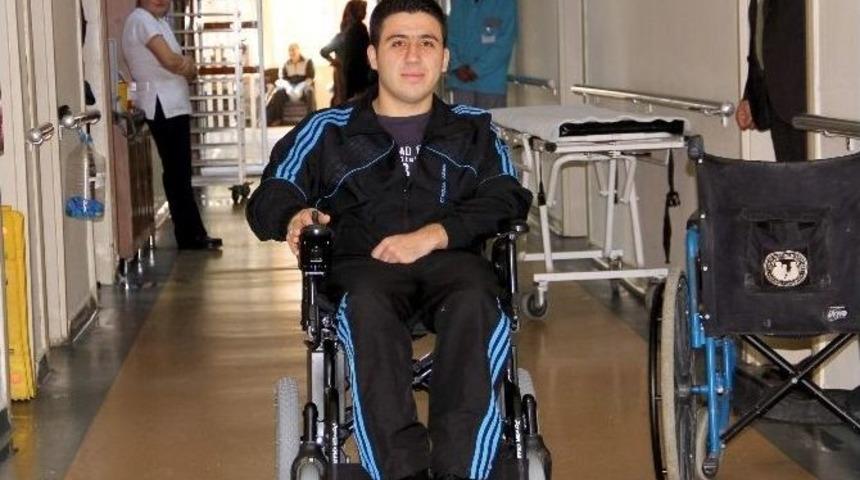 Hayalindeki Ak&uuml;l&uuml; Tekerlekli Sandalyeye 13 Yıl Sonra Kavuştu