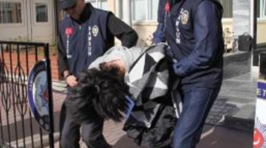 Polislere Saldıran Travestiler G&ouml;zaltına Alındı