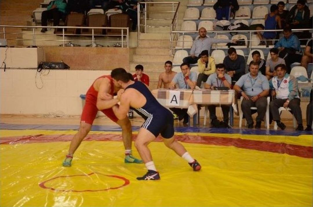 Okullar Arası Gen&ccedil;ler G&uuml;reş M&uuml;sabakaları Sona Erdi