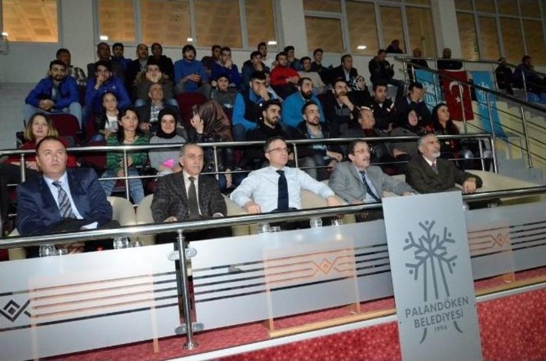 Paland&ouml;ken Belediyesi Evinde Lideri Devirdi