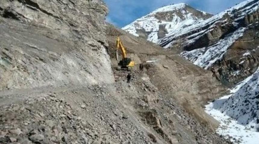B&uuml;y&uuml;kşehir, Konforlu Bir Ulaşım İ&ccedil;in Kırsalda Yol Yapıyor