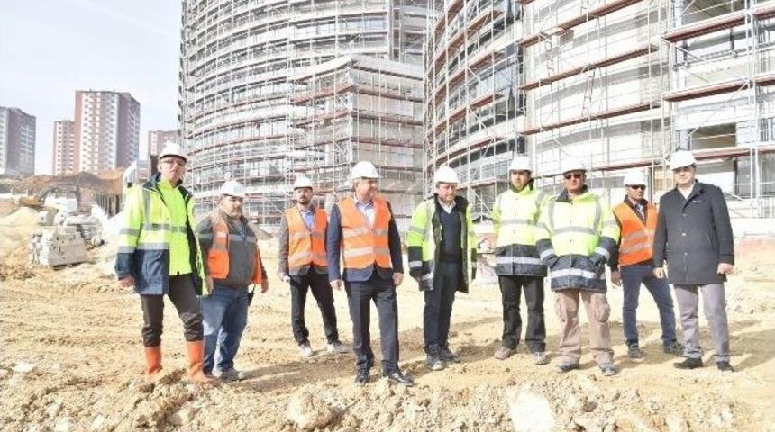 Başkan Babaş, Devlet Hastanesi İnşaatını İnceledi