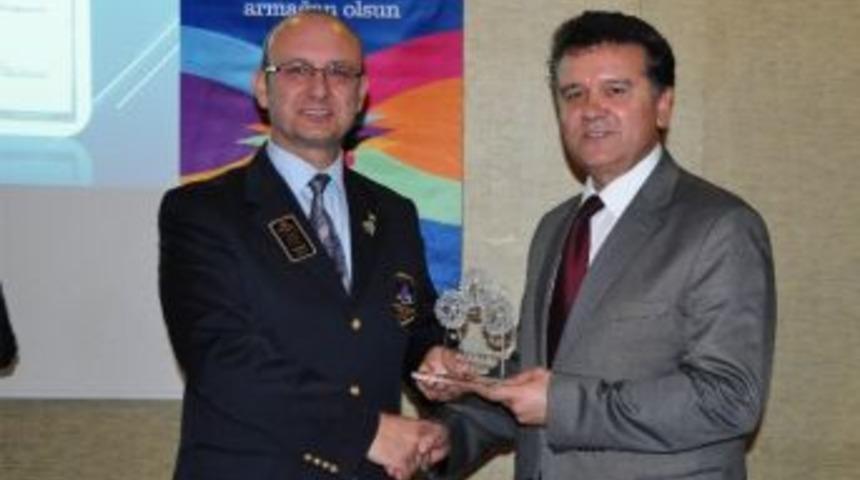 Meslekte &Uuml;st&uuml;n Hizmet &Ouml;d&uuml;lleri