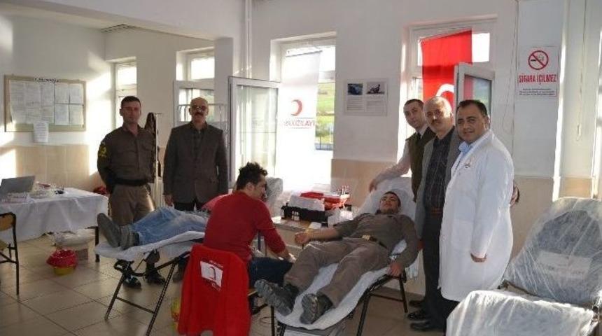 Ala&ccedil;am Jandarmadan Kan Bağışı