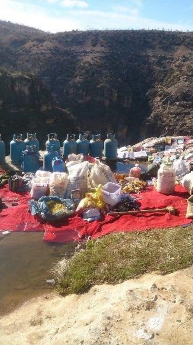 Batman’da Pkk Sığınaklarında El Yapımı Bomba Ve Yaşam Malzemesi Ele Geçirildi