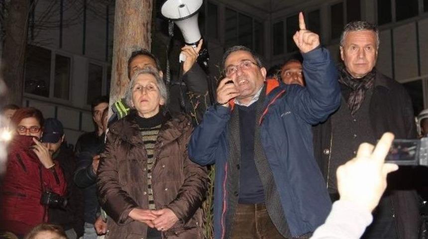 Artvin Valiliği &Ouml;n&uuml;nde Oturma Eylemi