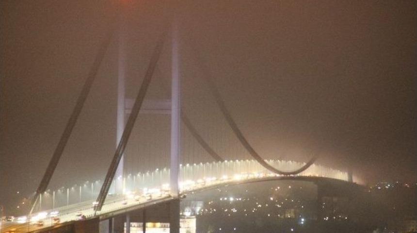 İstanbul&rsquo;da Sis Etkili Oldu