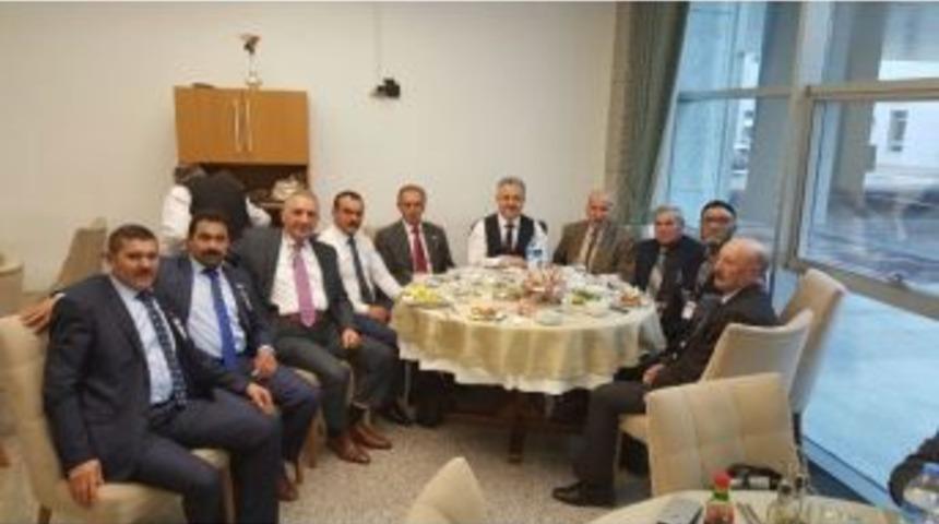 Muhtarlardan Milletvekilleri Arslan Ve Beyribey&rsquo;e Ziyaret