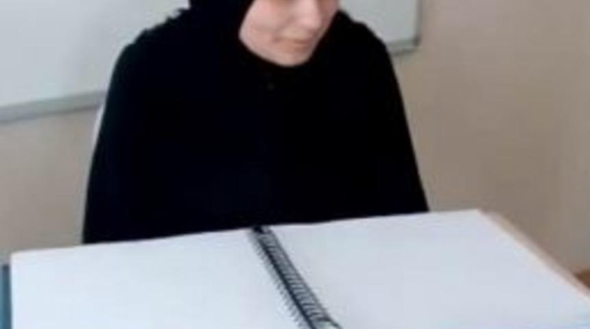 Kur&rsquo;an&rsquo;ın Işığı Parmaklarının Ucunda