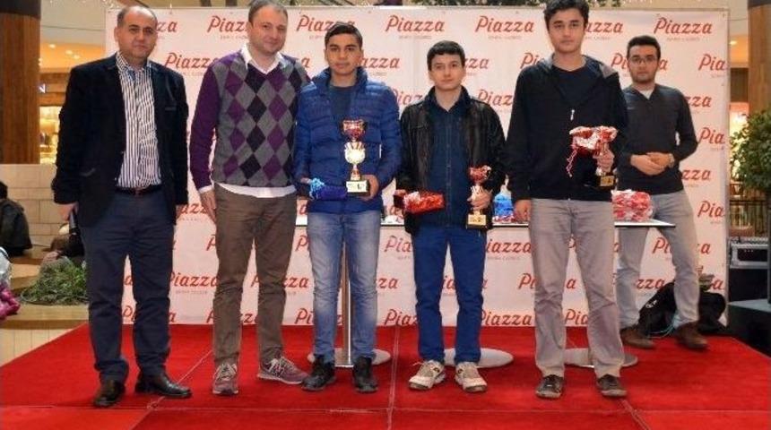 Piazza&rsquo;da Satran&ccedil; Ustaları &Ouml;d&uuml;llendirildi