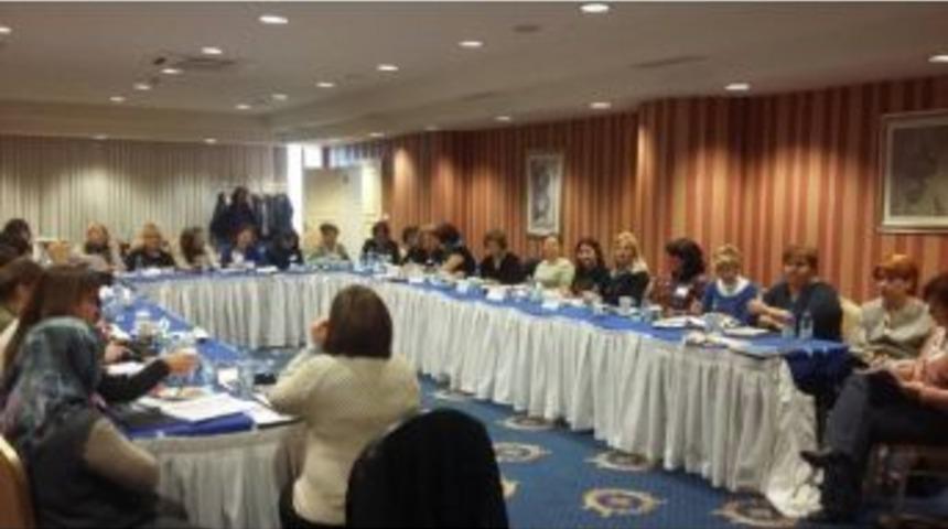 &Ccedil;eşmeli Kadınlar Haklarını &Ouml;ğreniyorlar