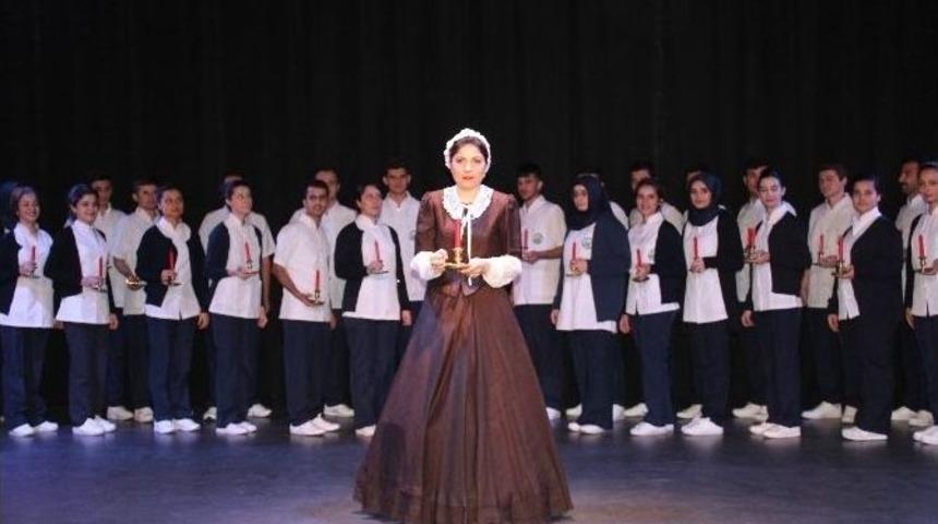 Florence Nightingale&rsquo;den Işık Alarak Mesleklerine Başladılar