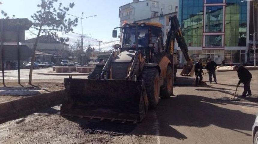 Karla M&uuml;cadele Tamam, Sıra Yol Tamiratında