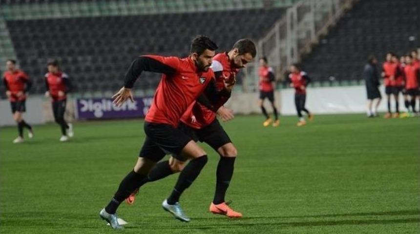 Denizlispor Yeni Teknik Ekibi İle Galibiyet Peşinde