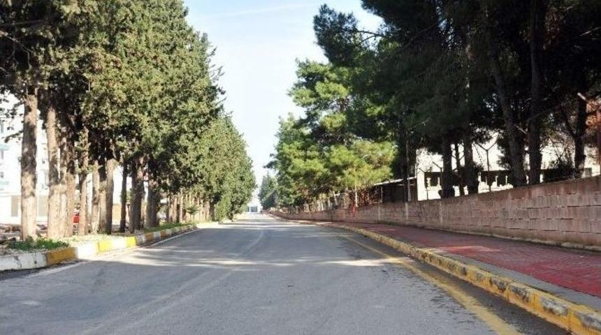 Fabrikalar&rsquo;a Yeni Asfalt Ve Kaldırımlar