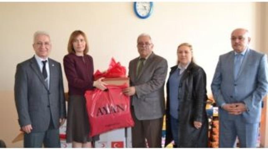 &Ouml;ğrencilere Bot Ve Mont Yardımı