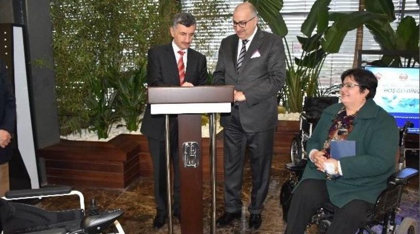 Mosb&rsquo;dan Bedensel Engellilere 200 Adet Ak&uuml;l&uuml; Sandalye