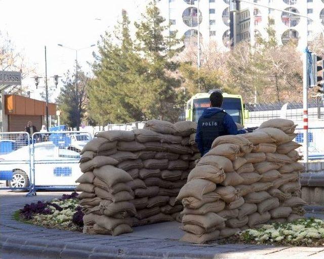 Sur’da Çatışmalar Devam Ediyor