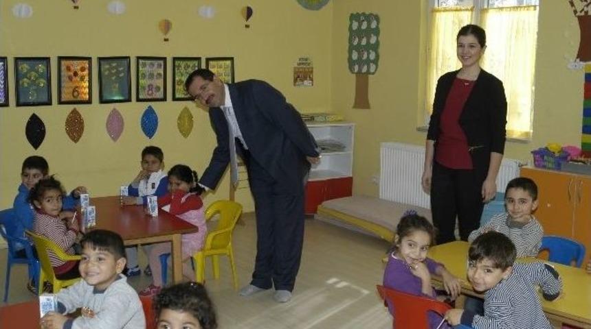 Malkara&rsquo;da Miniklere Okul S&uuml;t&uuml; Dağıtıldı