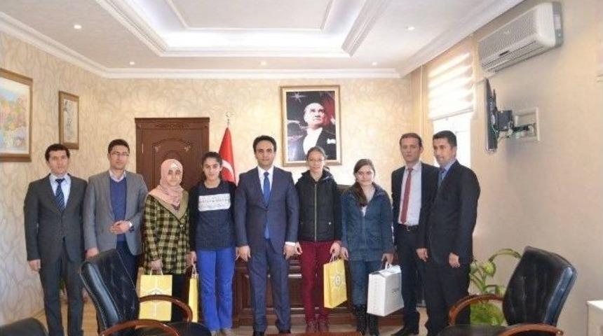 Teog&rsquo;da Dereceye Giren &Ouml;ğrencilere Hediye