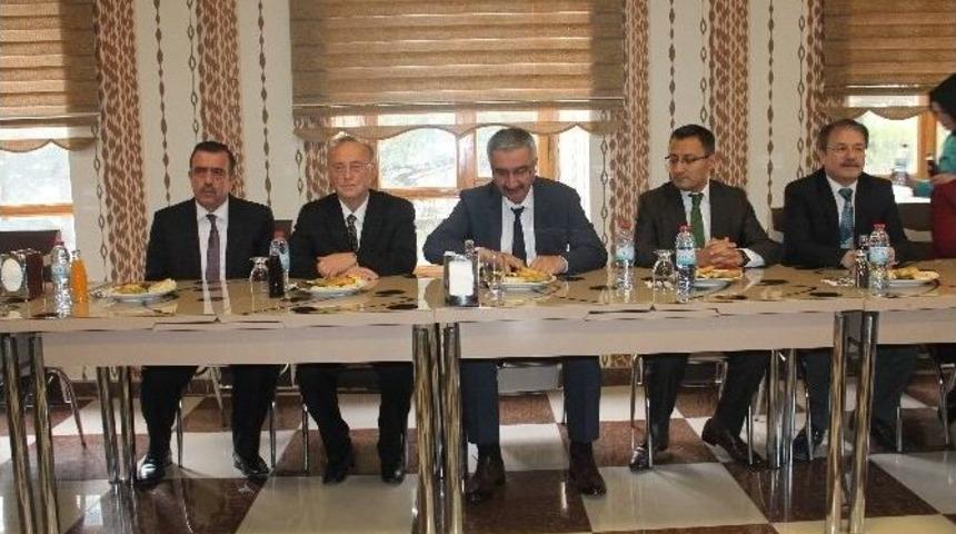 Vali Kılı&ccedil;, Dernek Başkanları İle Buluştu