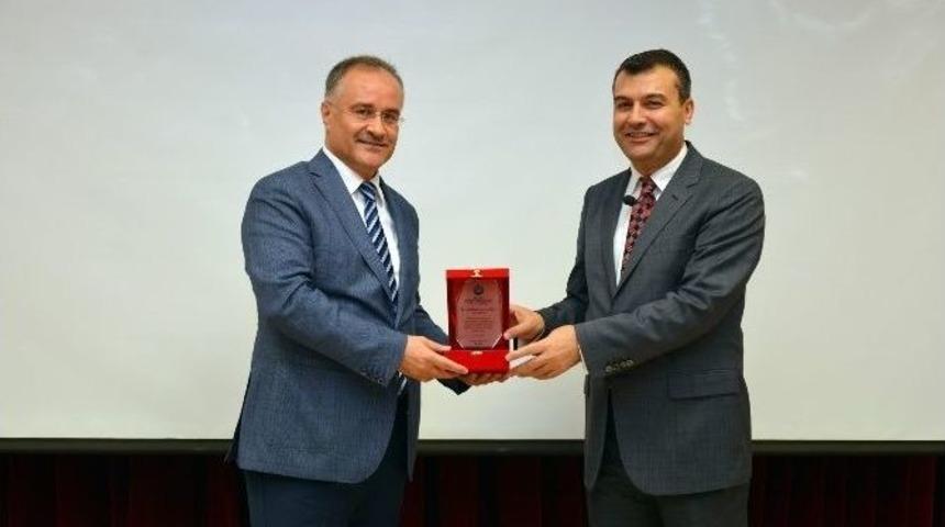 T&uuml;rkiye&rsquo;de Kamu Denet&ccedil;iliği Kurumu Ve Uygulamaları: "ombudsmanlık"