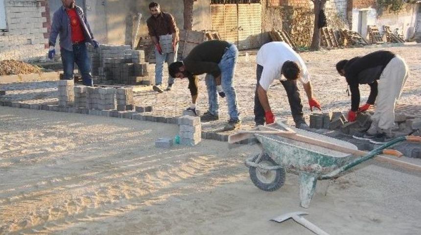 Burhaniye&rsquo;ye 1 Yılda 47 Bin Metrekare Parke Taş D&ouml;şendi