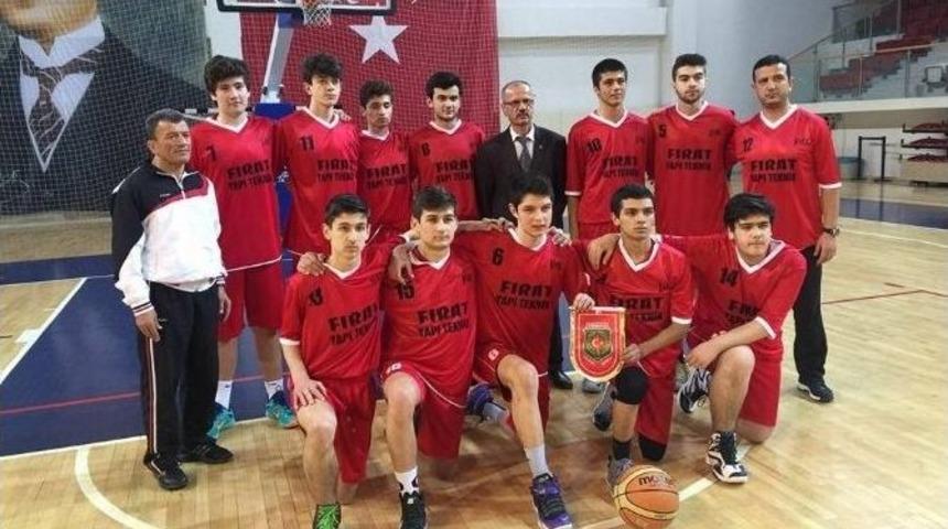 Anadolu Lisesi &Ouml;ğrencileri Şehitlerin İsimlerinin Yazılı Olduğu Tiş&ouml;rtlerle Ma&ccedil;a &Ccedil;ıktı