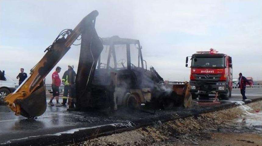 Yanan Kep&ccedil;e Şehirler Arası Yolu Ulaşıma Kapattı