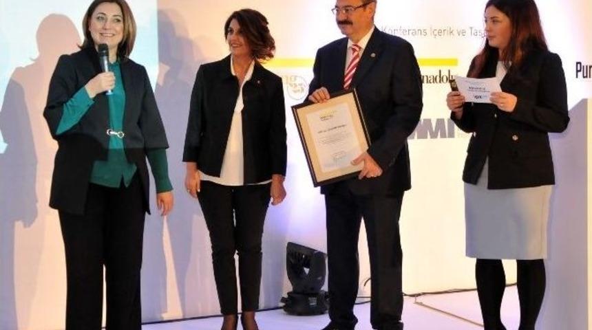 Kutnu Tanıtım Grubu&rsquo;na Marka &Ouml;d&uuml;l&uuml;