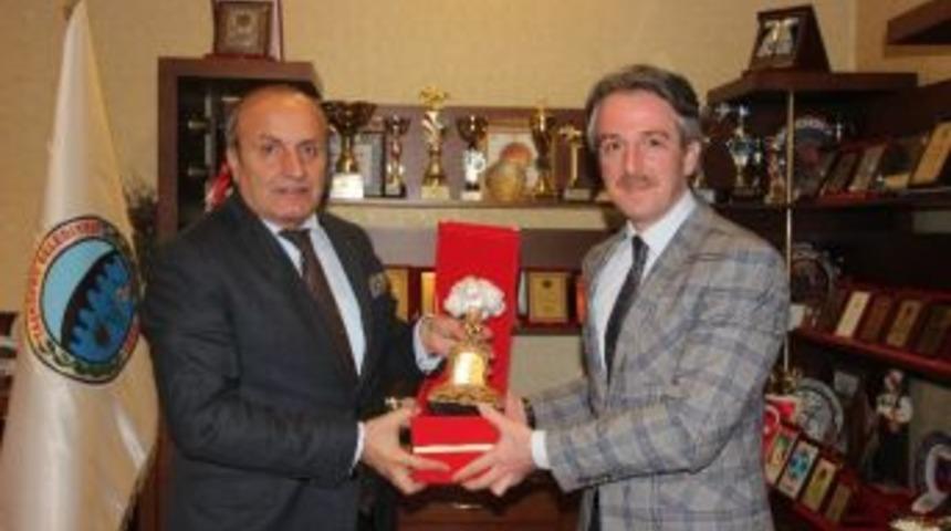 Milli Eğitim M&uuml;d&uuml;r&uuml; Fırat&rsquo;tan, Başkan Arslan&rsquo;a Veda Ziyareti