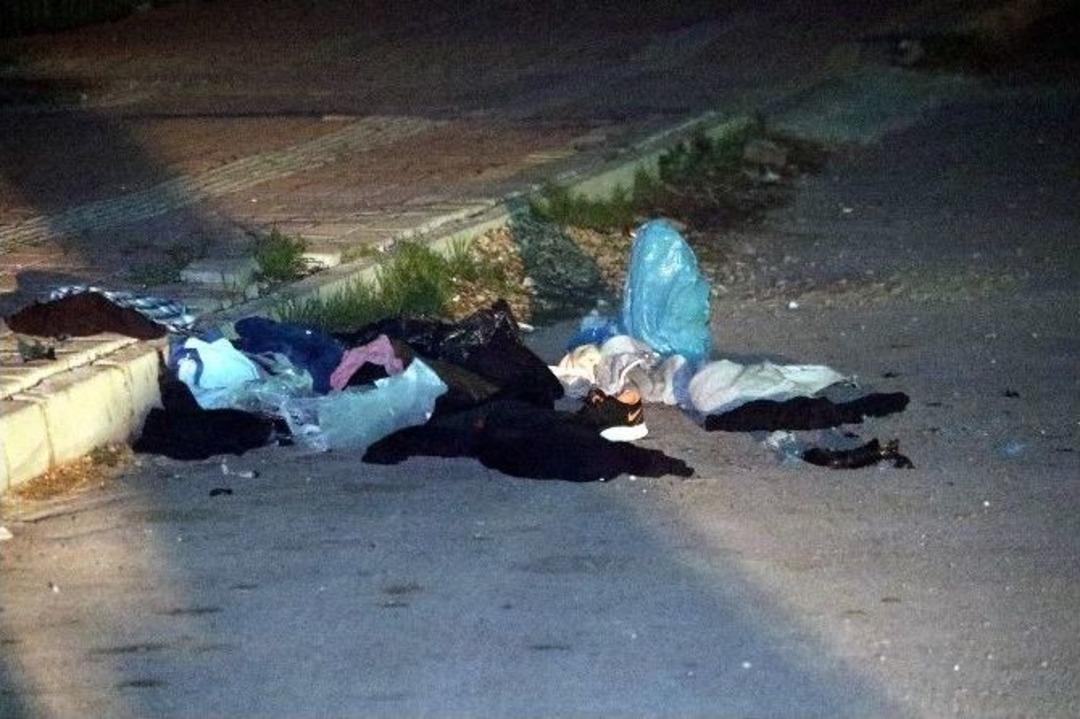 Cezaevi &Ouml;n&uuml;ndeki Ş&uuml;pheli Poşetten Ayakkabı &Ccedil;ıktı