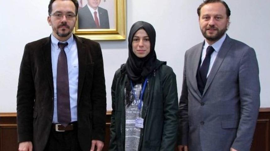 Baş&ouml;rt&uuml;l&uuml; İlk Kadın Futbolcu Başarısıyla Dikket &Ccedil;ekiyor