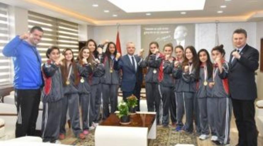 Hedef T&uuml;rkiye Şampiyonluğu