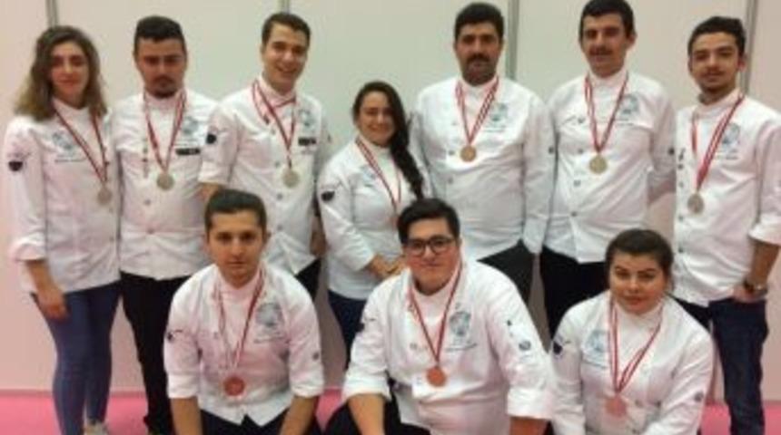 S&uuml; Aş&ccedil;ıları 7 G&uuml;m&uuml;ş Ve 3 Bronz Madalya Kazandı