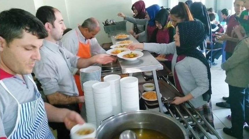 Hisarcık Anadolu Lisesi&rsquo;nde Tabldottan Porselen Tabağa Ge&ccedil;iş