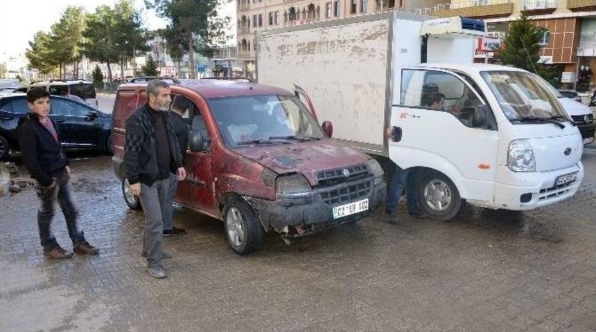 Adıyaman&rsquo;da Seyir Halindeki Ara&ccedil; Alev Aldı