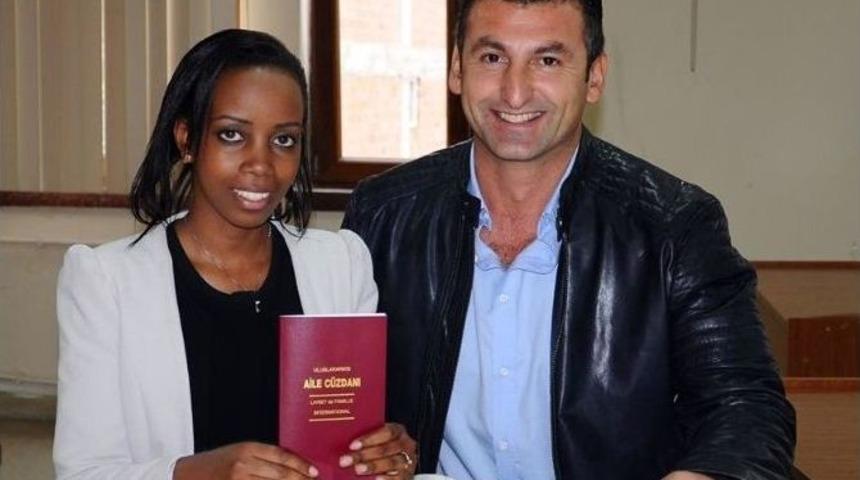 Ordu&rsquo;ya Ugandalı Gelin Geldi