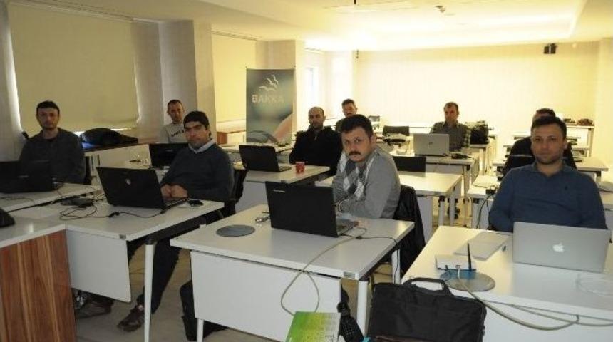 &Ouml;ğretmenlere Beyaz Şapkalı Hacker Ve Network G&uuml;venliği Konuları Anlatıldı