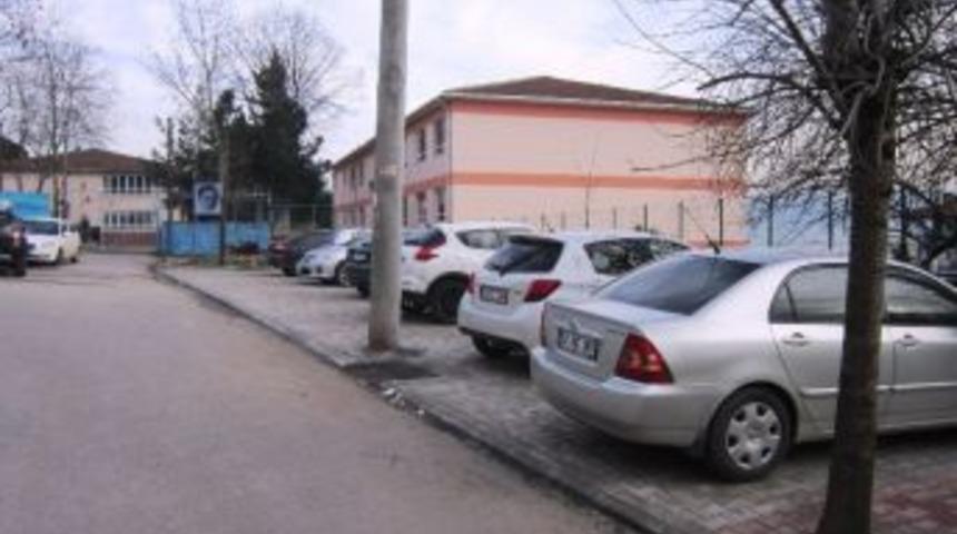 Belediyeden Okul &Ouml;n&uuml;ne Otopark