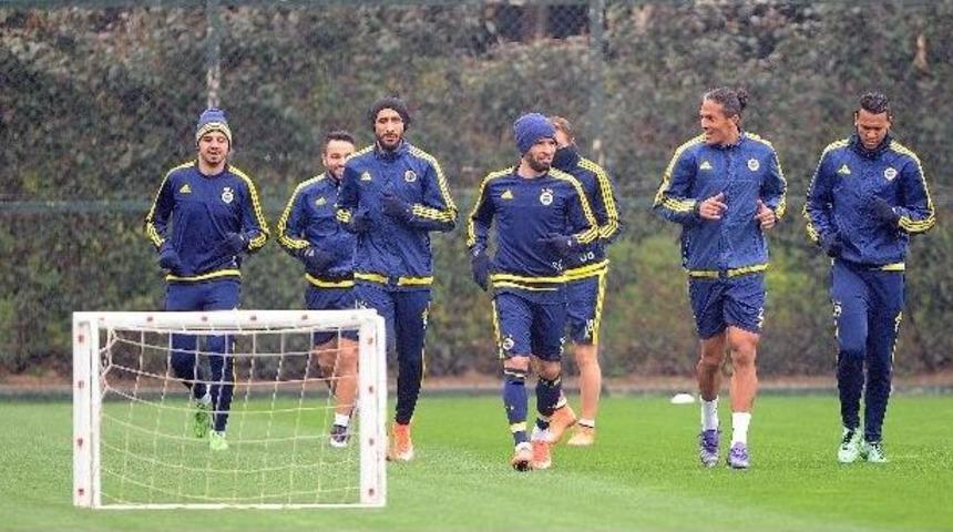 Fenerbah&ccedil;e, Bursaspor Ma&ccedil;ı Hazırlıklarını S&uuml;rd&uuml;r&uuml;yor