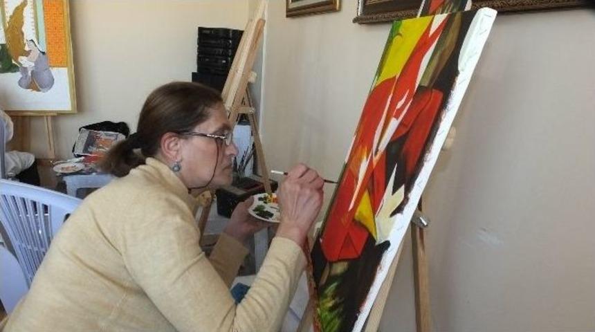 Kadın Ressamlar İslam Mitologyası Sergisine Hazırlanıyor