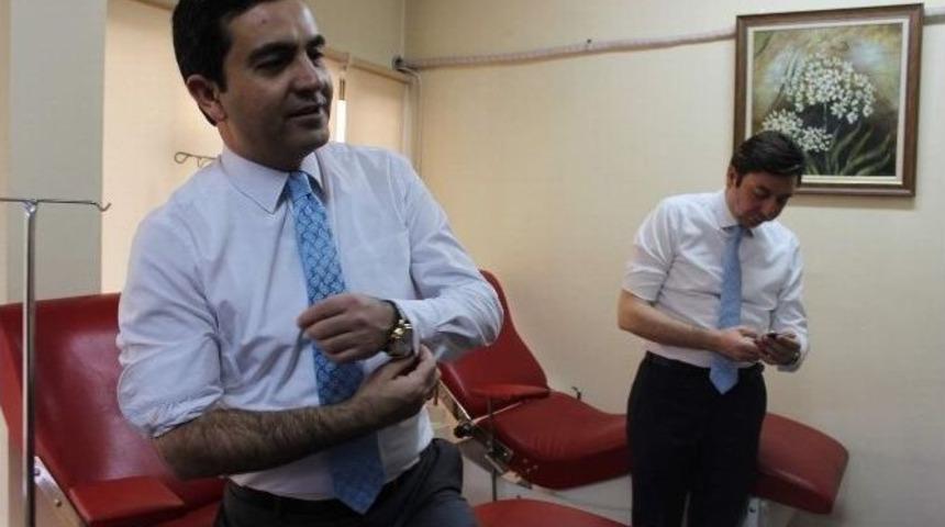 L&ouml;semi Tedavisi G&ouml;ren Eda İ&ccedil;in Belediye Başkanı Ve Ak Parti Teşkilatı Kan Bağışında Bulundu