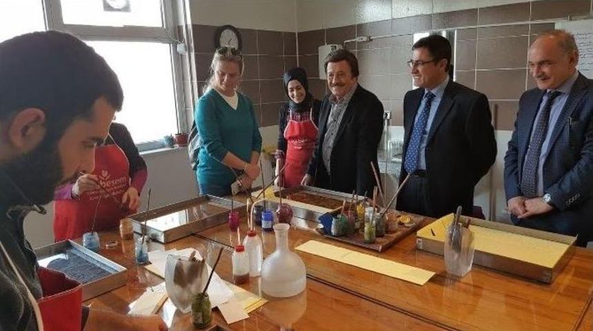 Sanat&ccedil;ı Selami Şahin, Sanat Galerisi&rsquo;ni Gezdi