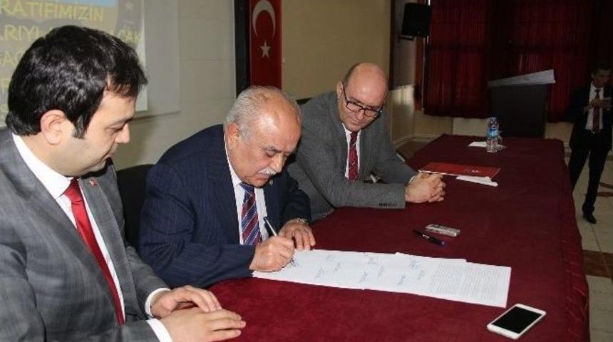 Bucak Sağlık Y&uuml;ksekokulu Binası İnşaat Protokol&uuml; Yapıldı