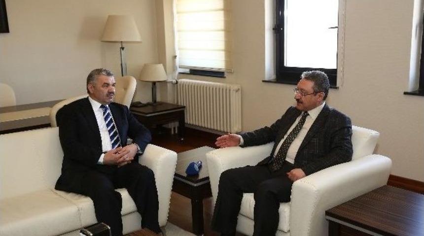 Kayseri B&uuml;y&uuml;kşehir Belediye Başkanı Mustafa &Ccedil;elik: