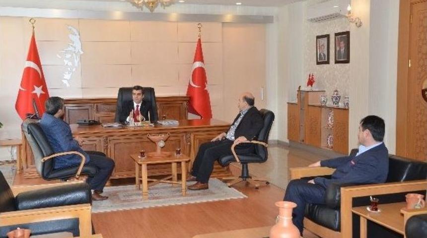 Kayseri Kapalı &Ccedil;arşısı Dernek Y&ouml;netimi Vali D&uuml;zg&uuml;n&rsquo;&uuml; Ziyaret Etti