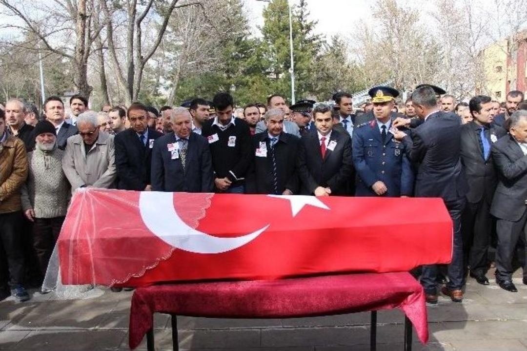 Kayseri&rsquo;nin İlk Kadın Şehidi Duvağıyla Uğurlandı