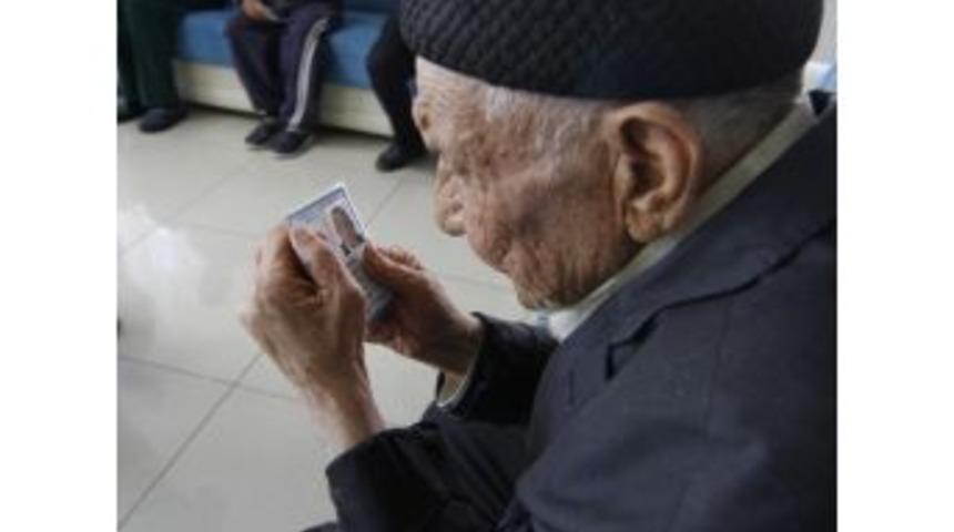 13 Zihinsel Engelliye Kimlik &Ccedil;ıkardı