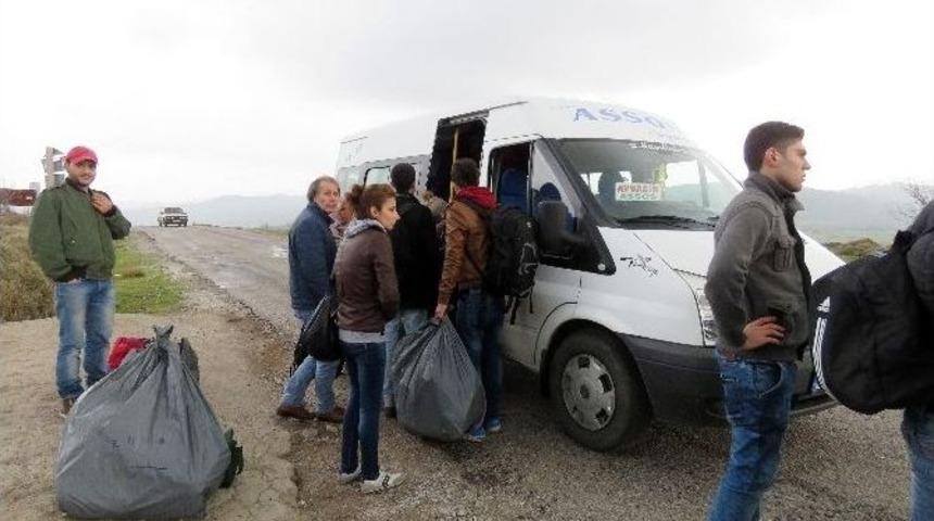 Ka&ccedil;aklar Botları Karadan Y&uuml;r&uuml;tt&uuml;ler